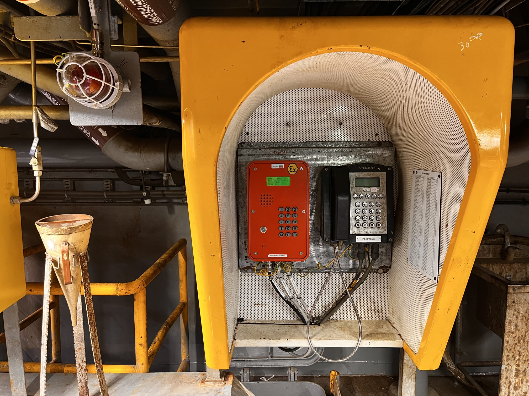 什么是 ATEX 区域，它们如何影响设备布置？
