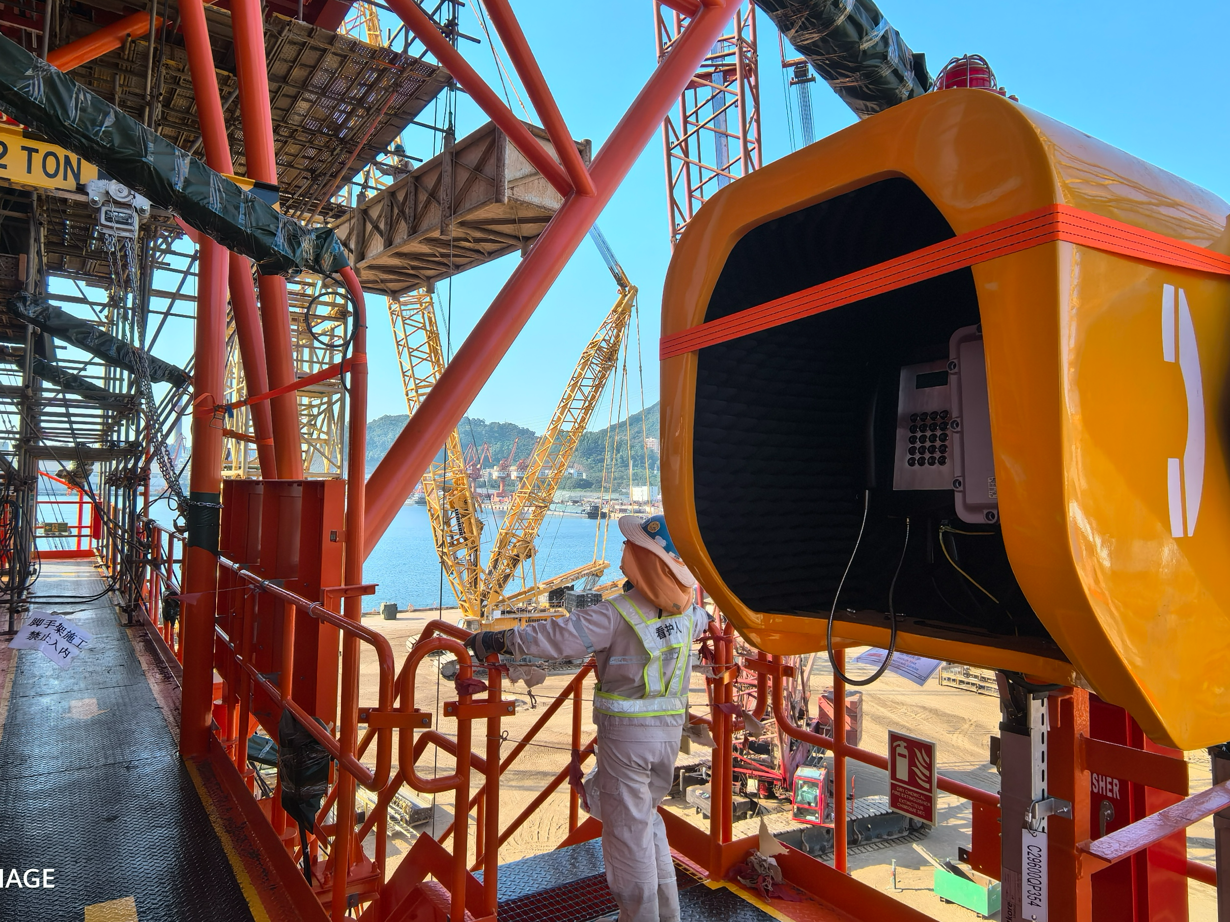 海上、陆上石油钻井平台参考